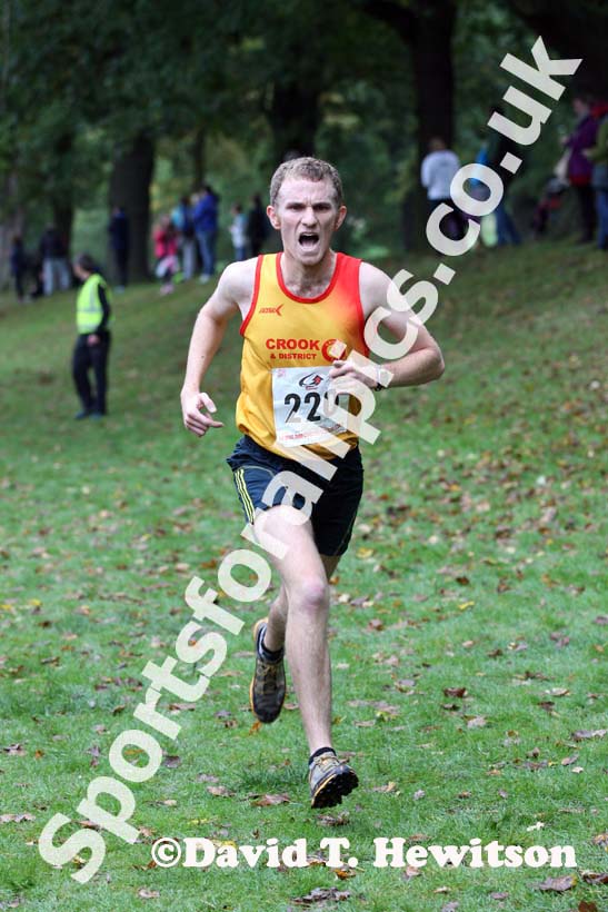Sam Beckett (Crook) in the Gibside Trail Race, Rowlands Gill. Photo: David T. Hewitson/Sports for All Pics